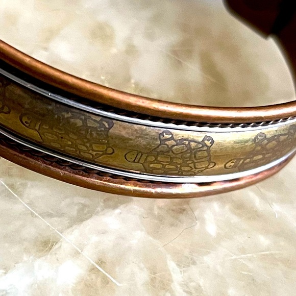Brass Copper Engraving Sea Turtles Cuff Bracelet Vintage 70’s Handmade - Picture 3 of 4